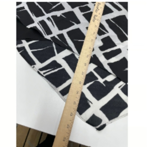 LAST CHANCE!! Zac & Rachel Black White Asymmetrical Sleeveless Top Small - Picture 4 of 7